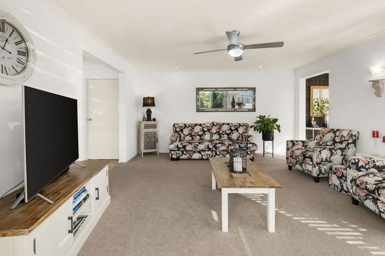 Photo of property in 4 Amery Place, Papamoa Beach, Papamoa, 3118