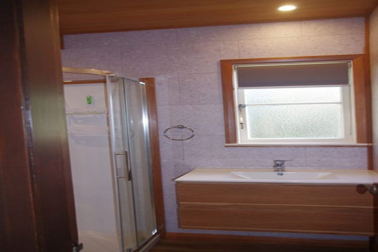 Photo of property in 86 Avondale Road, Avondale, Christchurch, 8061