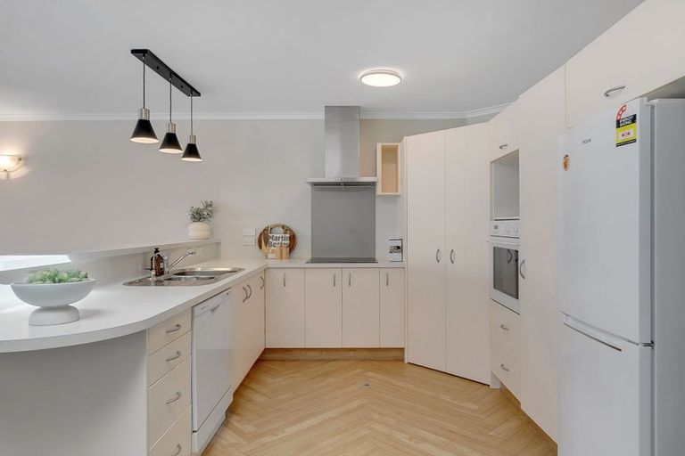 Photo of property in Ocean Apartments, 44-46 Marine Parade, Paraparaumu Beach, Paraparaumu, 5032