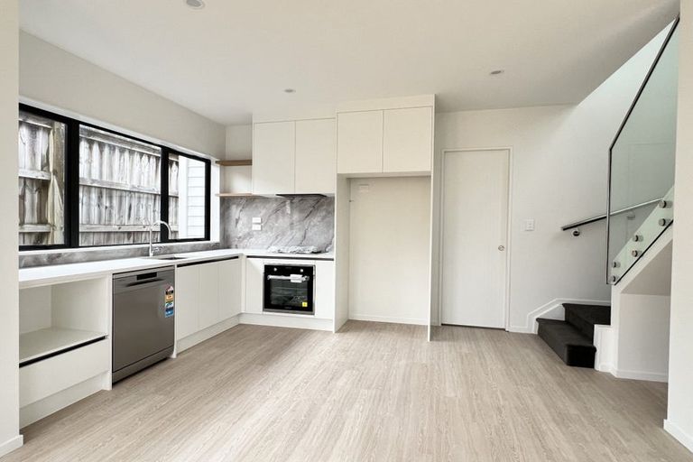 Photo of property in 105b Bond Crescent, Forrest Hill, Auckland, 0620