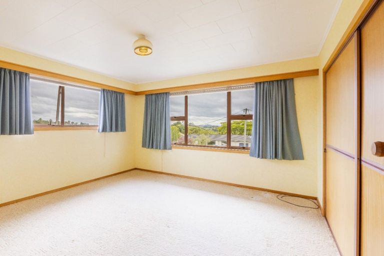 Photo of property in 32 Domain Road, Waipawa, 4210