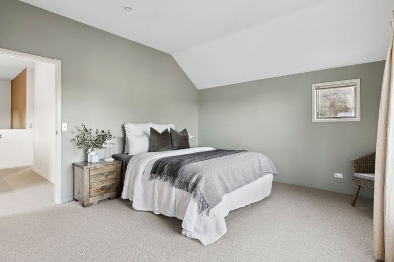 Photo of property in 13 Meadowbrook Place, Wanaka, 9305