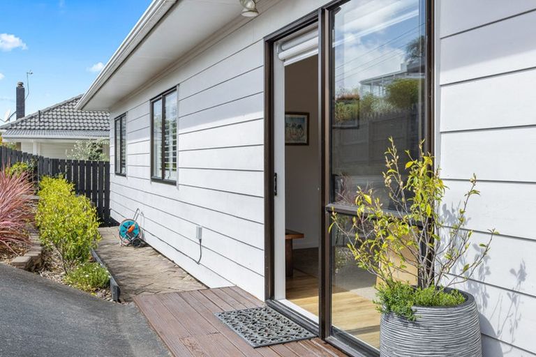 Photo of property in 13 Matipo Road, Te Atatu Peninsula, Auckland, 0610