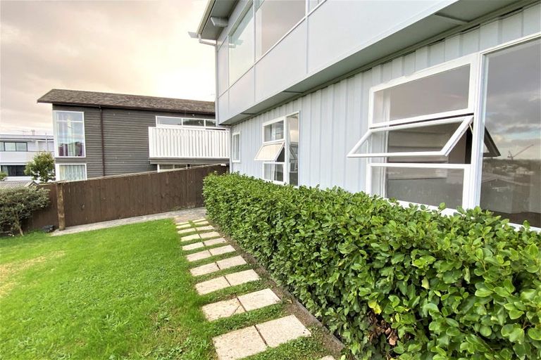 Photo of property in 1/23a Seaview Road, Castor Bay, Auckland, 0620
