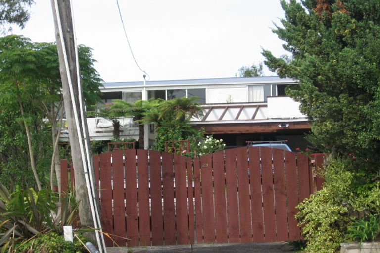 Photo of property in 29 Highland Avenue, Titirangi, Auckland, 0604