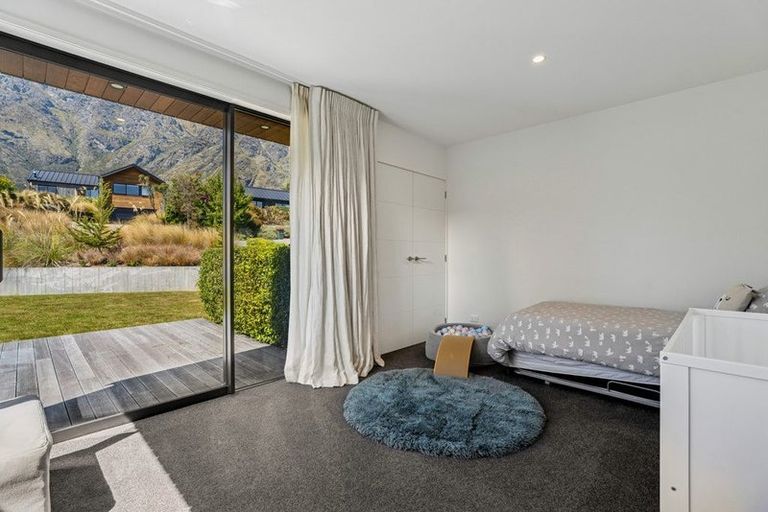 Photo of property in 19 Hackett Road, Jacks Point, Queenstown, 9371