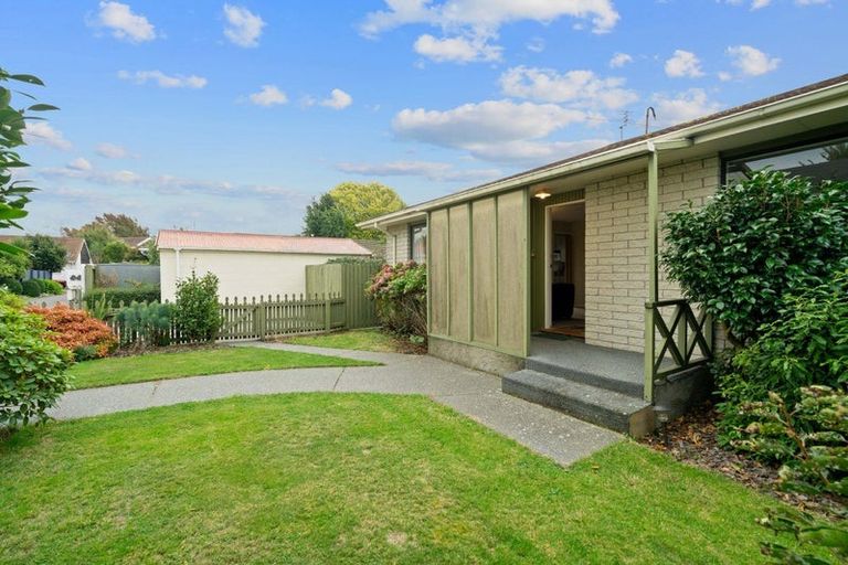 Photo of property in 1/6 Steadman Road, Broomfield, Christchurch, 8042