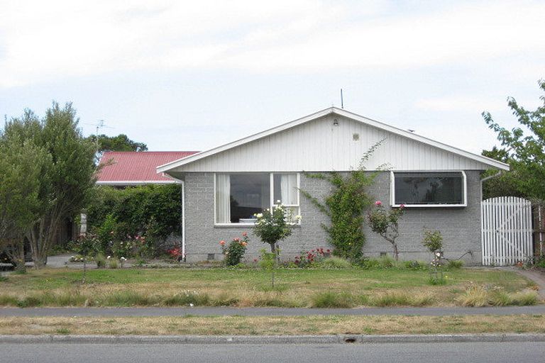 Photo of property in 507 Mairehau Road, Parklands, Christchurch, 8083