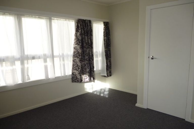Photo of property in 33 Queen Street, Upper Hutt Central, Upper Hutt, 5018
