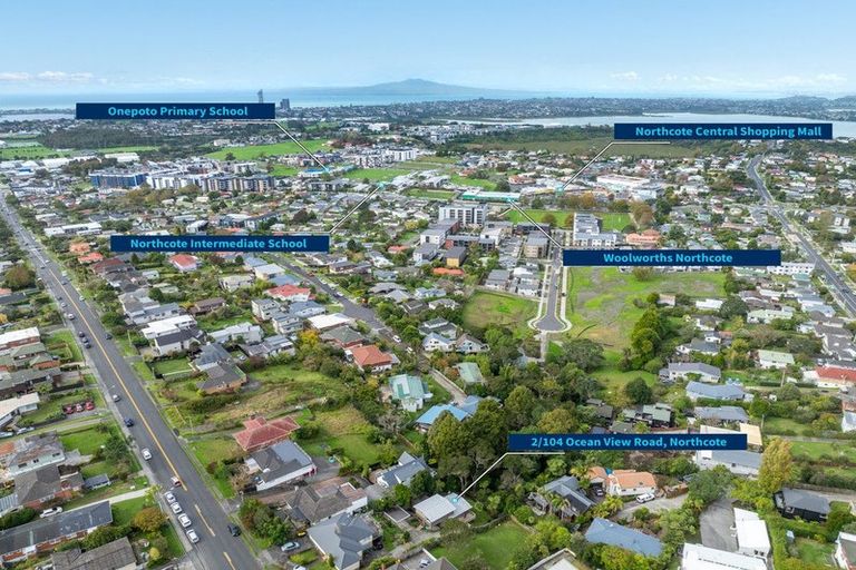 Photo of property in 2/104 Ocean View Road, Northcote, Auckland, 0627