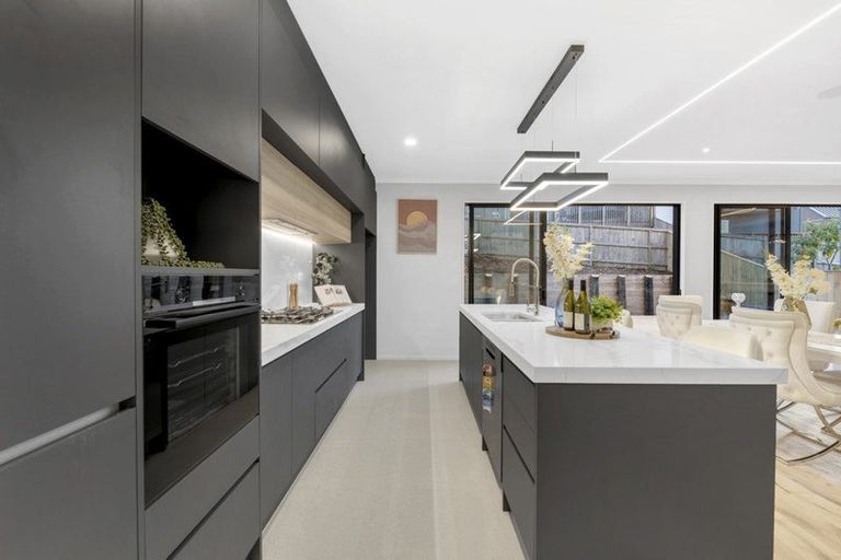 Photo of property in 14 Alluvial Street, Flat Bush, 2019