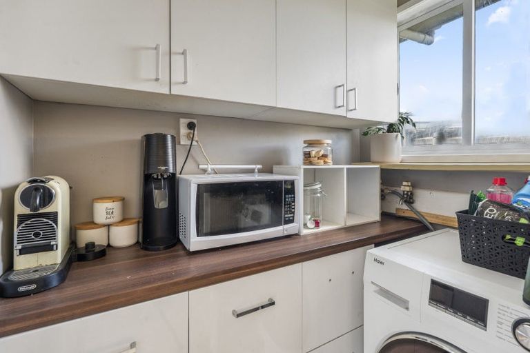 Photo of property in 9 Thackeray Place, Owhata, Rotorua, 3010