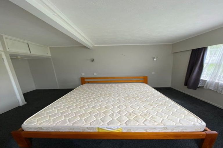 Photo of property in 10 Kaweka Street, New Lynn, Auckland, 0600