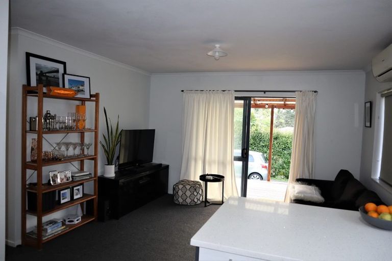 Photo of property in 10 Hinau Street, New Lynn, Auckland, 0600