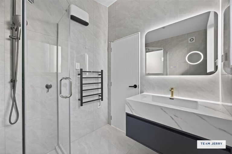 Photo of property in 25b Jandell Crescent, Bucklands Beach, Auckland, 2014