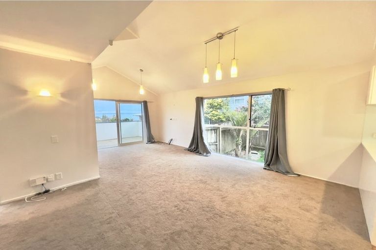 Photo of property in 1/25 Aotearoa Terrace, Murrays Bay, Auckland, 0630