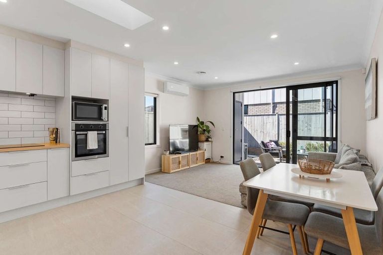 Photo of property in 20 Orona Place, Takanini, 2112