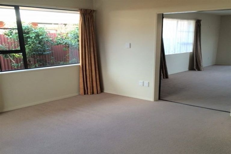 Photo of property in 2/7 Peverel Street, Riccarton, Christchurch, 8011