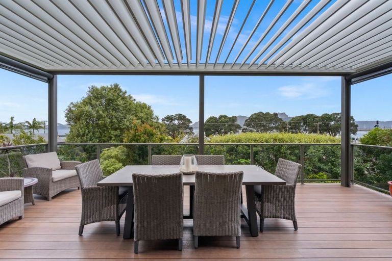 Photo of property in 16 Fred Carr Place, One Tree Point, 0118