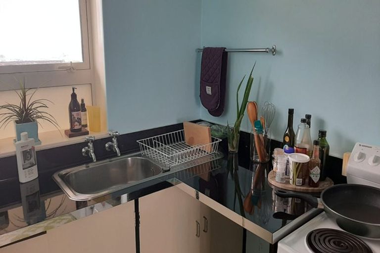 Photo of property in 23uc6 Rangitane Street, Maupuia, Wellington, 6022