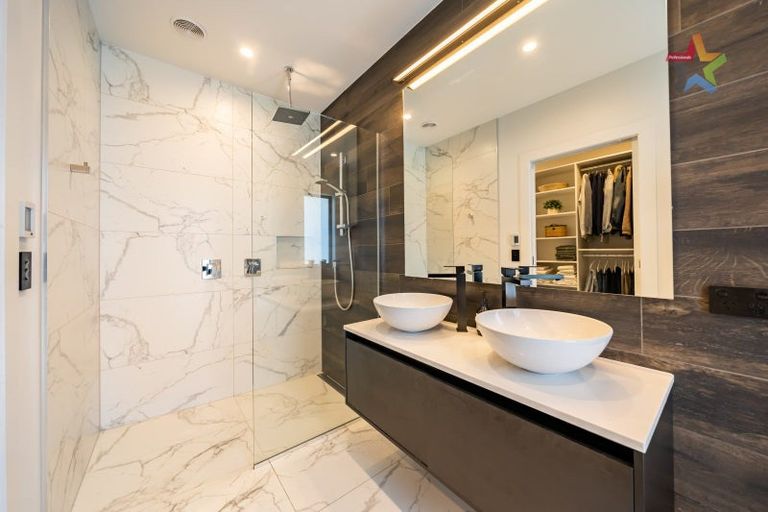 Photo of property in 13 Mount Marua Way, Timberlea, Upper Hutt, 5018