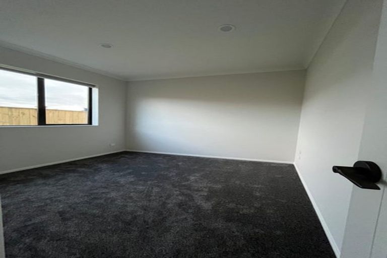 Photo of property in 2/9 Pratt Street, Papakura, 2110