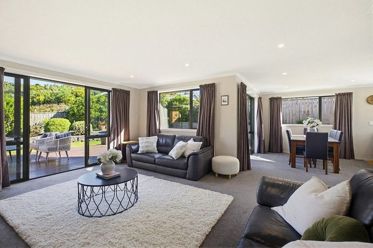 Photo of property in 44 Kahurangi Heights, Aotea, Porirua, 5024