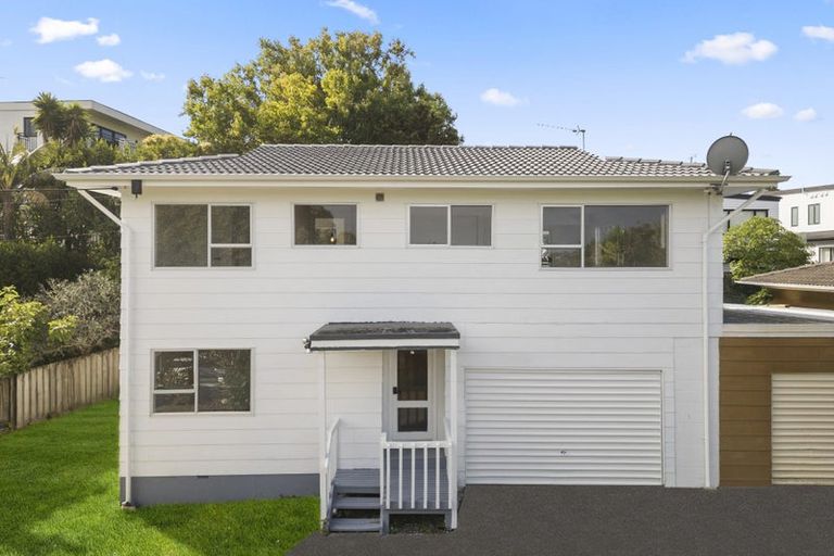 Photo of property in 1/4 Phillipa Place, Browns Bay, Auckland, 0630