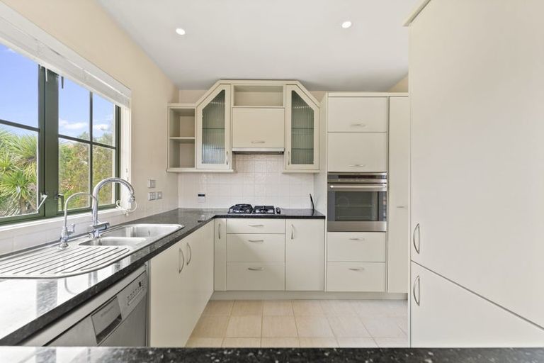 Photo of property in 24 Parkwood Crescent, Gulf Harbour, Whangaparaoa, 0930