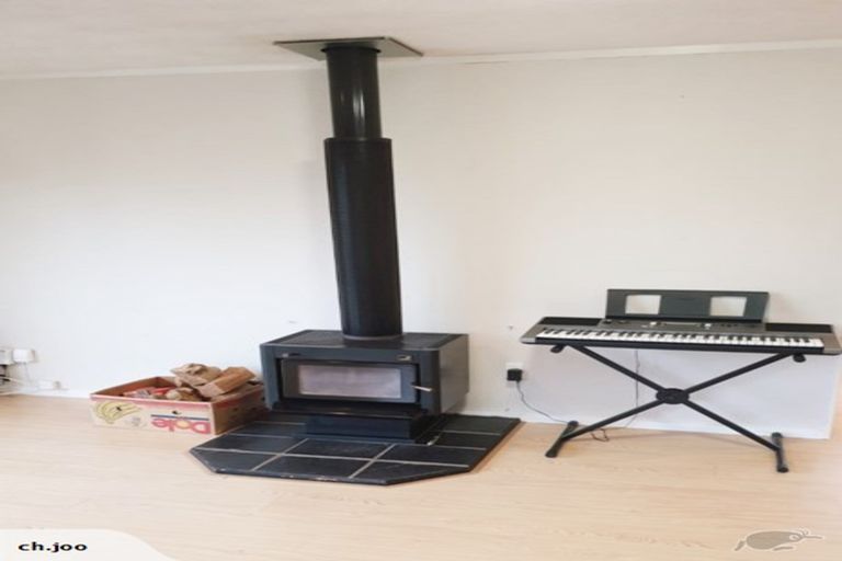 Photo of property in 3 Cassandra Grove, Totara Vale, Auckland, 0629