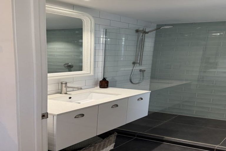 Photo of property in 40 Hauraki Road, Hauraki, Auckland, 0622