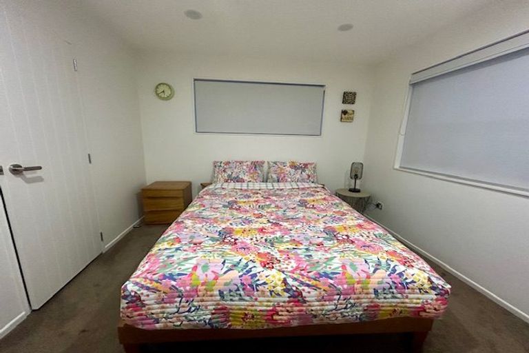 Photo of property in 20d Kaurilands Road, Titirangi, Auckland, 0604