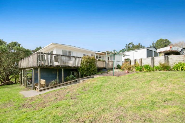 Photo of property in 95 Mangakura Road, Helensville, 0800