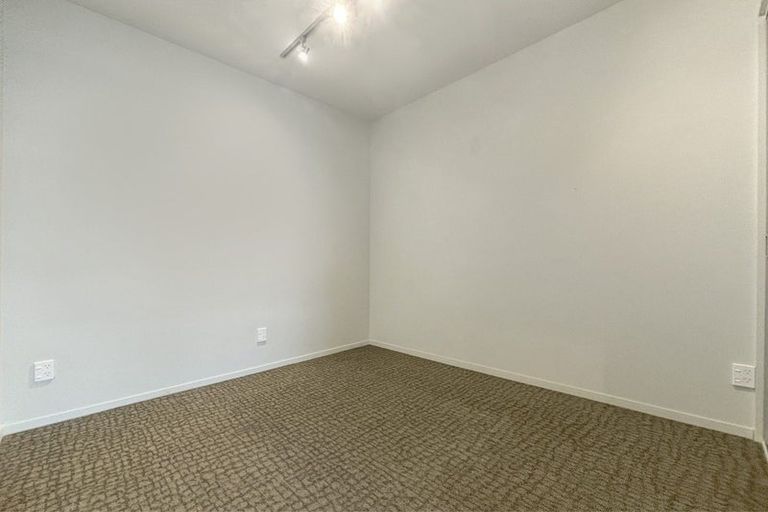 Photo of property in Revolucion Apartments, 211e/28 Torrens Terrace, Mount Cook, Wellington, 6011