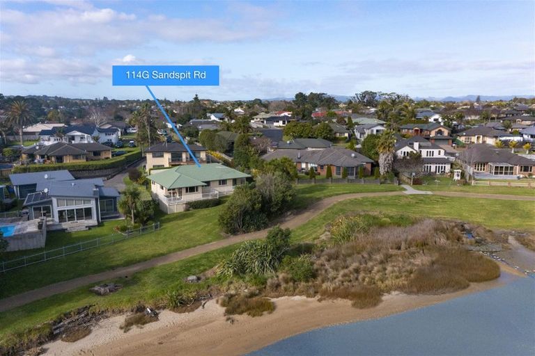 Photo of property in 114g Sandspit Road, Waiuku, 2123