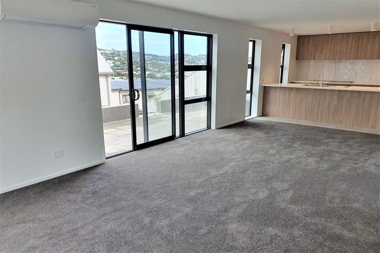 Photo of property in 12/104u Maupuia Road, Maupuia, Wellington, 6022