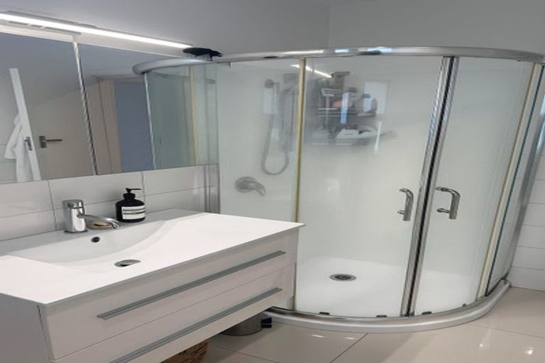 Photo of property in 2/68 Browns Road, St Albans, Christchurch, 8014