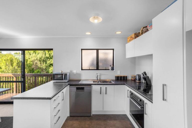 Photo of property in 59 Reynella Drive, Massey, Auckland, 0614