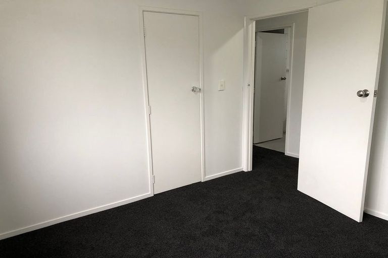 Photo of property in 42 Pisces Road, Glen Eden, Auckland, 0602