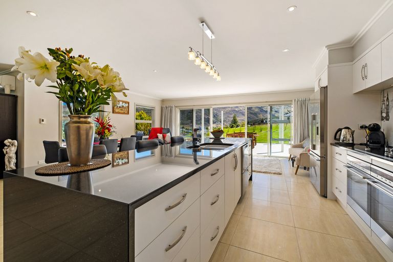 Photo of property in 50 Shields Street, Clyde, 9330