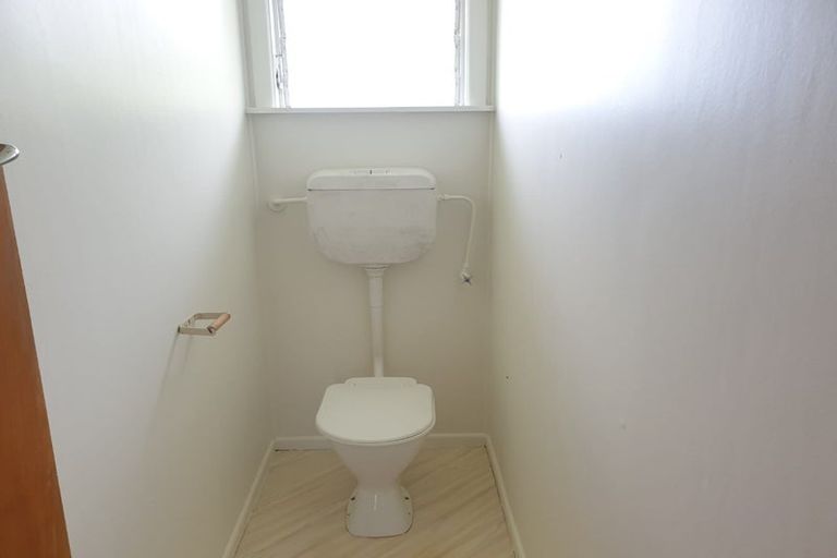 Photo of property in 10 Lyttelton Avenue, Forrest Hill, Auckland, 0620