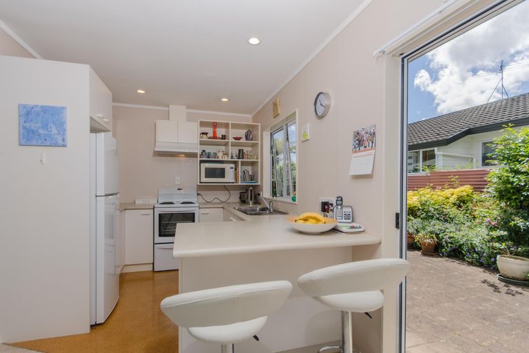 Photo of property in 91 Lynwood Road, New Lynn, Auckland, 0600