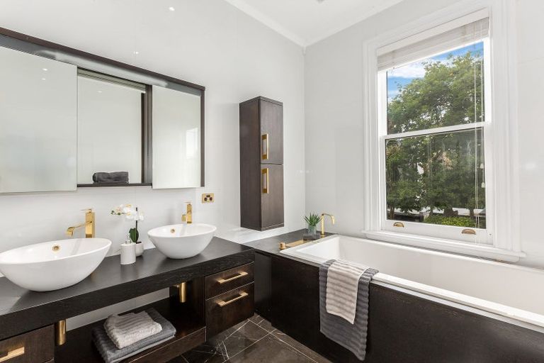 Photo of property in 3 Box Hill, Khandallah, Wellington, 6035