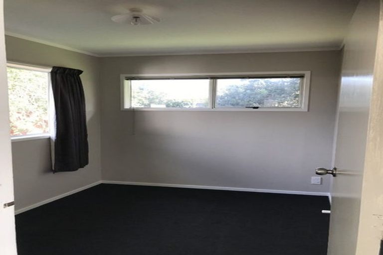 Photo of property in 2/29 Joshua Place, Weymouth, Auckland, 2103