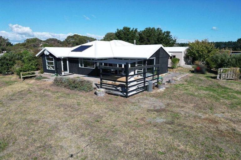 Photo of property in 90 Bergin Road, Foxton, 4814