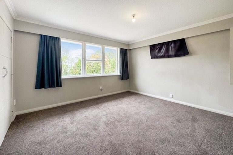 Photo of property in 9 Kahikatea Lane, Brown Owl, Upper Hutt, 5018