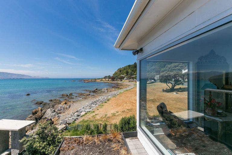 Photo of property in 281 Queens Drive, Lyall Bay, Wellington, 6022