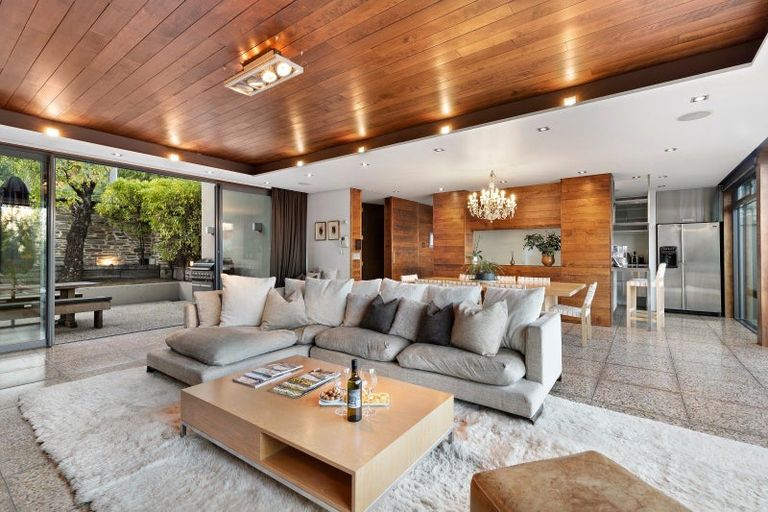 Photo of property in 42a Man Street, Queenstown, 9300