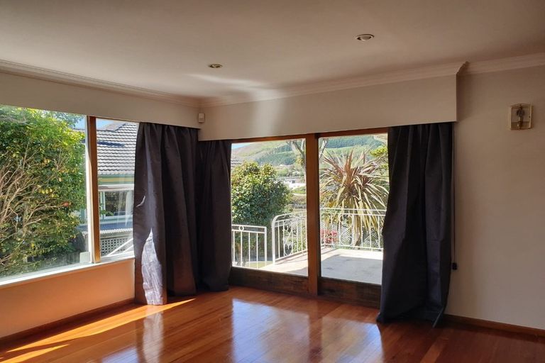 Photo of property in 321 Main Road, Tawa, Wellington, 5028