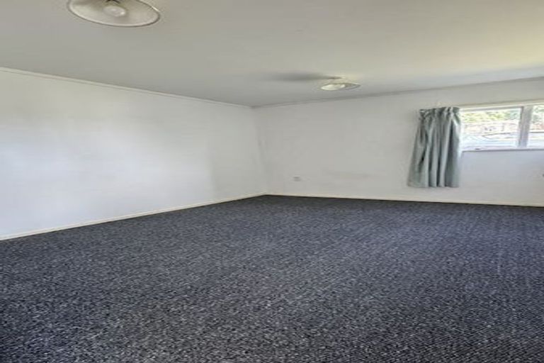Photo of property in 70 Hellyers Street, Birkdale, Auckland, 0626